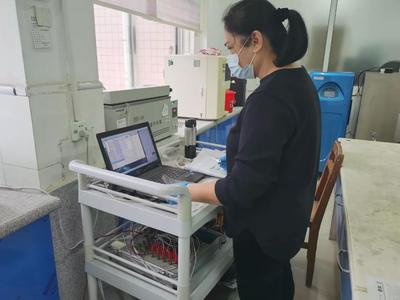 贵港市公共检验检测中心开通“绿色通道” 精准计量为疾控仪器设备保驾护航